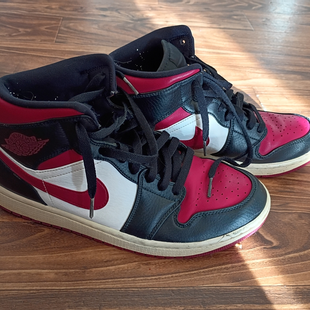 Nike Air Jordan Mids